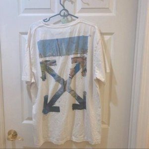 Off white tshirt NWT hong